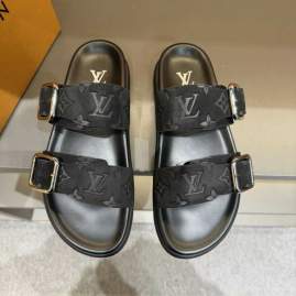 Picture of Louis Vuitton Slippers _SKULVsz38-45mnq0204701